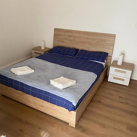 Casatua Villa Catania-Fontanarossai nemzetközi repülőtér Kültér fotó