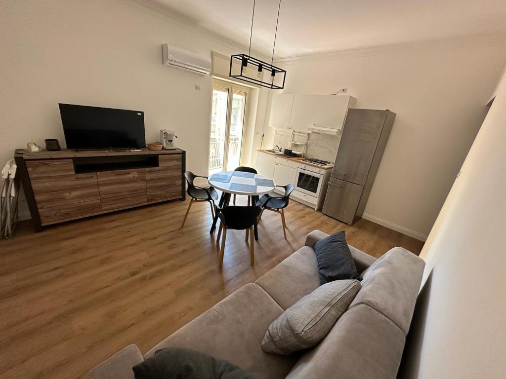 Casatua Villa Catania-Fontanarossai nemzetközi repülőtér Kültér fotó