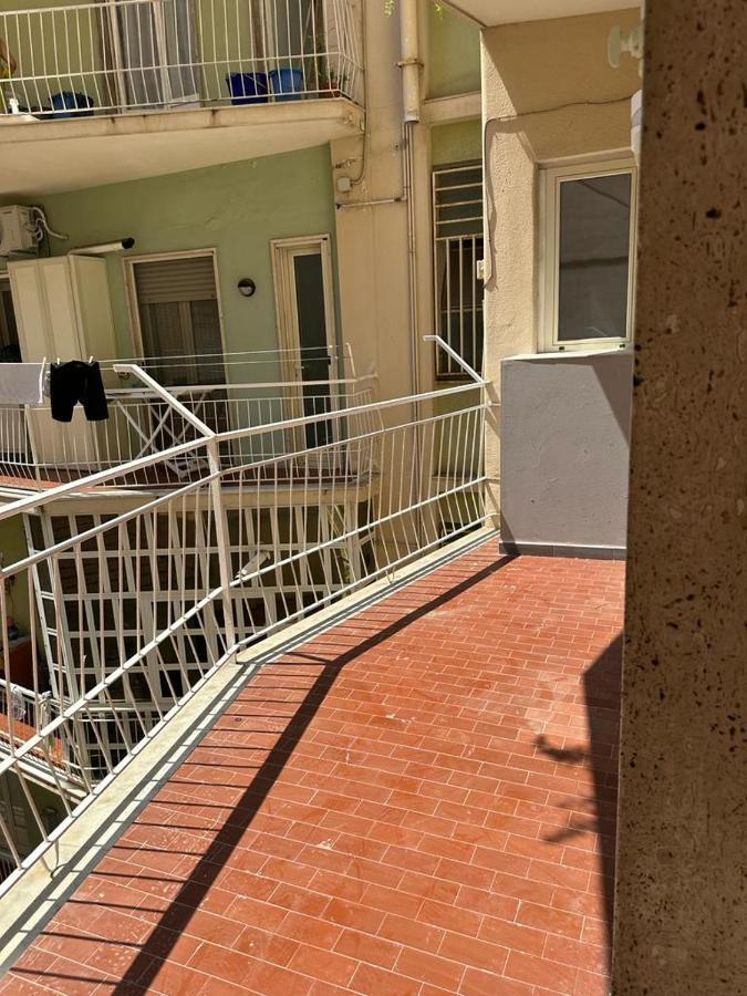 Casatua Villa Catania-Fontanarossai nemzetközi repülőtér Kültér fotó
